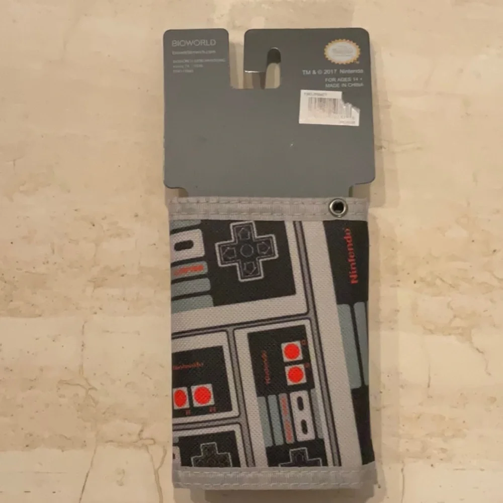 Nintendo wallet men’s